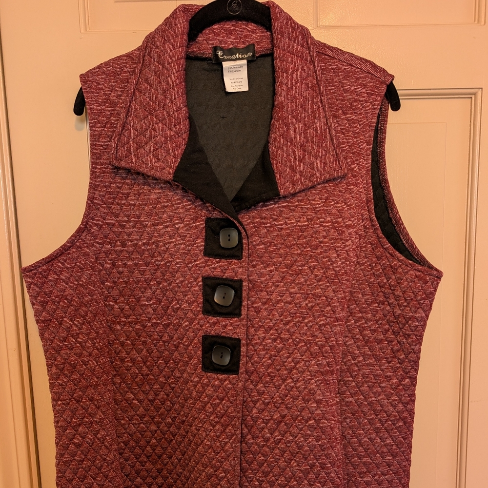 Casual Corner Women's Burgundy And Black Sleeveless Vest